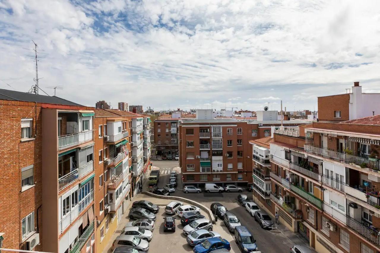 Linda Estancia Entre El Centro Y El Aeropuerto Appartement Madrid Buitenkant foto