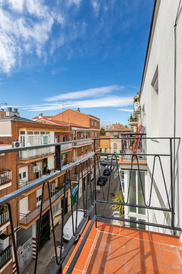 Linda Estancia Entre El Centro Y El Aeropuerto Appartement Madrid Buitenkant foto